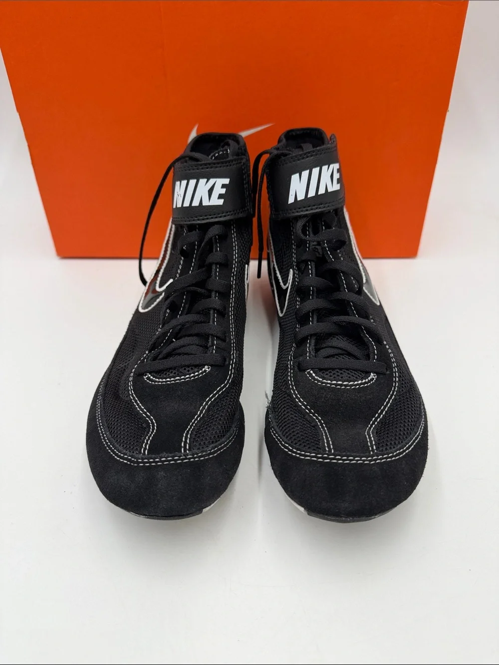 Nike Speedsweep VII wrestling shoes in black and white. - Picture 2 of 7